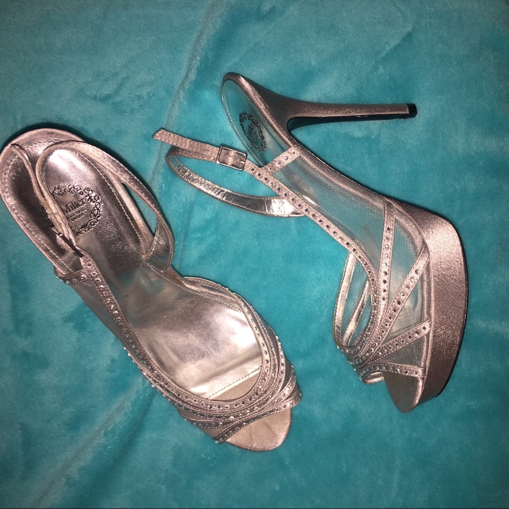 Silver Diamond Platforms